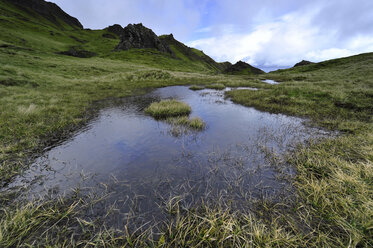 UK, Scotland, Landscape on Isle of Skye - FDF000013