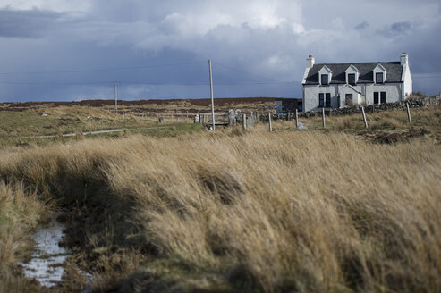 UK, Schottland, Haus auf der Isle of Skye - FDF000016