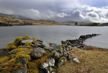 UK, Schottland, Blick auf den See - FDF000024