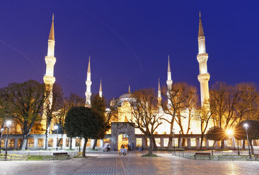 Turkey, Istanbul, Blue Mosque at dusk - SIEF005289