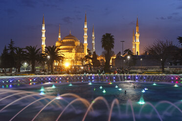 Turkey, Istanbul, Blue Mosque at dusk, Fountain in the park - SIEF005293