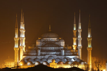 Türkei, Istanbul, Blaue Moschee bei Nacht - SIEF005295