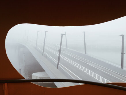 View from an observation deck on the Baakenhafen bridge in the HafenCity Hamburg, Germany - MSF003794