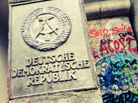 Mahnmal am Checkpoint Charlie, Berlin, Deutschland, lizenzfreies Stockfoto