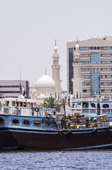 VAE, Dubai, Moschee und Boote in Al Rigga - THAF000291