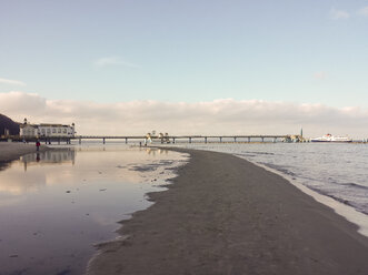 Rügen, Ostsee, Mecklenburg-Vorpommern, Insel, Winter, Strand, Meer, Seebrücke, Sellin - MJF001044