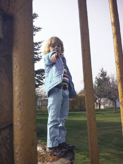 Junge, Kind, Spielplatz, Sachsen, Deutschland - MJF001017