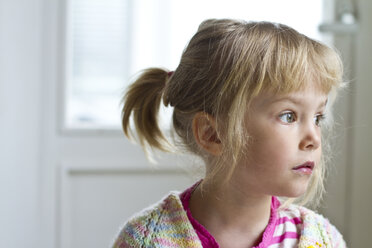 Portrait of little girl - JFEF000332