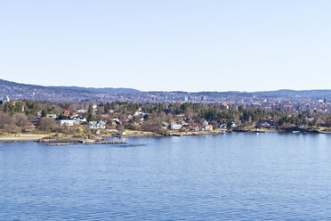 Skandinavien, Norwegen, Oslo, Küste und Stadtansicht - JFEF000361