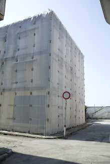 Italy, Friuli-Venezia Giulia, Grado, Building site, House under construction - DISF000822