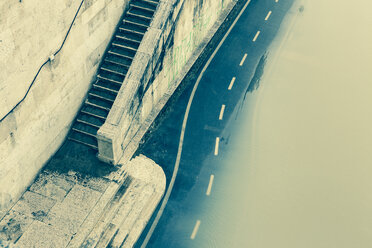 Italy, Rome, Flooded bicycle lane at Tiber river - DISF000827