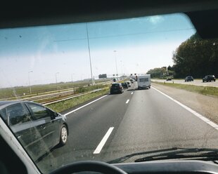 The Netherlands, Utrecht, near Baarn, Busy freeway during the Easter weekend, - HAWF000146