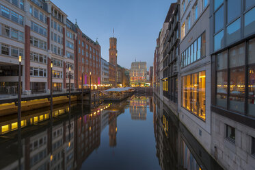 Germany, Hamburg, Bleichenfleet after sunset - RJF000119