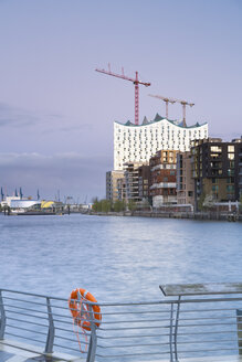 Deutschland, Hamburg, Blick auf die Elbphilharmonie - MSF003850