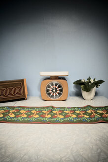 Retro, Waage, Toaster und Blume - CN000029