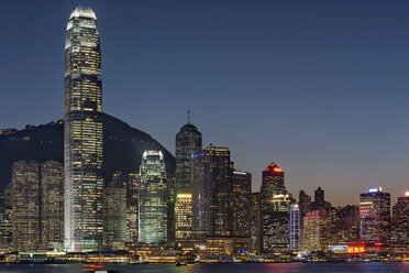 China, Hong Kong, downtown city centre by night - SHF001237