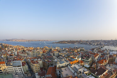 Turkey, Istanbul. Beyoglu, Bosphorus, View from Galata-Tower to Ueskuedar, right Galata bridge and Golden horn - SIEF005357