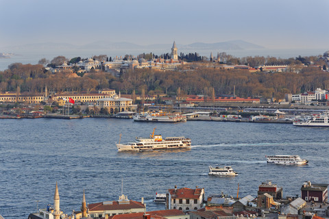 Türkei, istanbul, Blick auf den Topkapi-Palast, Goldenes Horn, lizenzfreies Stockfoto