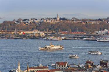 Türkei, istanbul, Blick auf den Topkapi-Palast, Goldenes Horn - SIEF005355