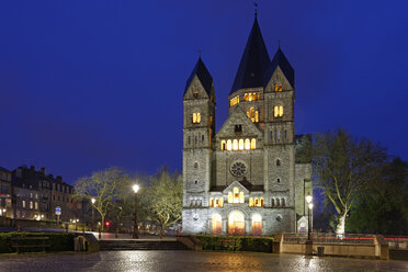 Frankreich, Lothringen, Metz, Temple Neuf bei Nacht - LB000713