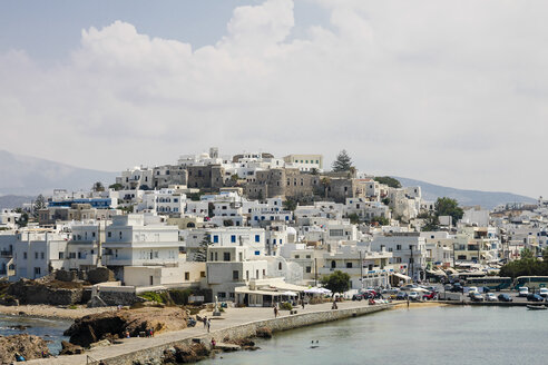 Griechenland, Kykladen, Naxos Stadt, Stadtbild und Hafen - KRPF000516