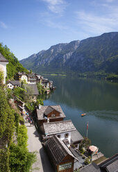 Austria, Upper Austria, Salzkammergut, Hallstatt, Lake Hallstaetter See - WWF003261
