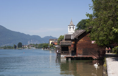 Austria, Salzkammergut, Salzburg State, Lake Wolfgangsee, St. Wolfgang, Promenade - WWF003255