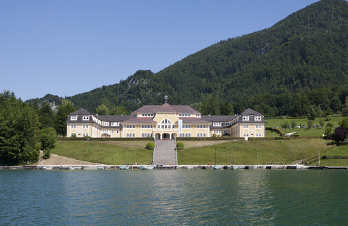 Austria, Salzkammergut, Salzburg State, Lake Wolfgangsee, Ried am Wolfgangsee, Ferienhort - WWF003286