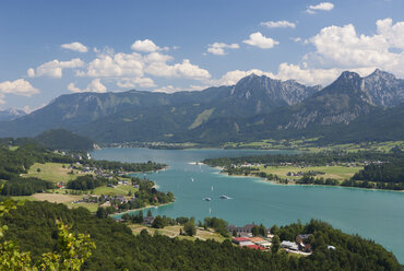 Österreich, Salzkammergut, Salzburger Land, Wolfgangsee, Blick auf Strobl und den Abersee - WWF003275