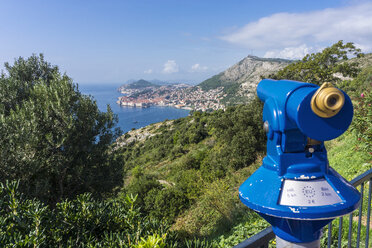 Croatia, Dubrovnik, blue coin operated binoculars at viewpoint - WEF000082