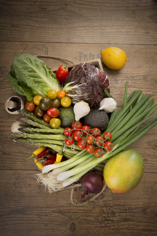 Frisches mediterranes Gemüse, lizenzfreies Stockfoto