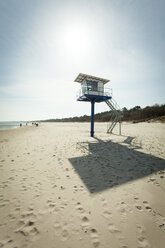 Germany, Mecklenburg-Western Pomerania, Heringsdorf, Lifeguard's Cabin at beach - MKLF000002