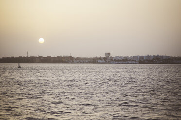 Egypt, Hurghada, view to city from sea at twilight - STDF000108