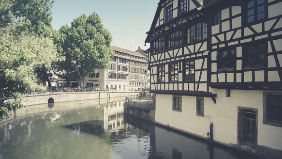 Frankreich, Elsass, Straßburg, Fluss L'ill, Bezirk Petite-France - SBDF000911