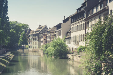 Frankreich, Elsass, Straßburg, Fluss L'ill, Bezirk Petite-France - SBDF000912