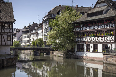 Frankreich, Elsass, Straßburg, Petite-France, Fluss L'Ill - SBDF000933