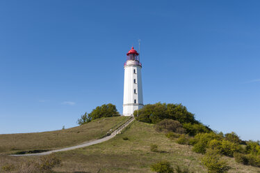 Deutschland, Mecklenburg-Vorpommern, Leuchtturm auf der Insel Hiddensee - RJF000146