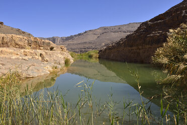 Afrika, Algerien, Tassili N'Ajjer National Park, Iherir, Wasser in einem Guelta in der Idaran-Schlucht - ES001106