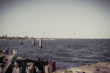 Germany, Mecklenburg-Western Pomerania, Ruegen, kitesurfer at Dranske - MJF001232