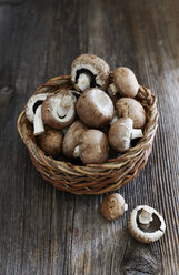 Mushrooms in basket - KSWF001297