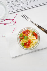 Noodle salat in glass at the workplace - LVF001298