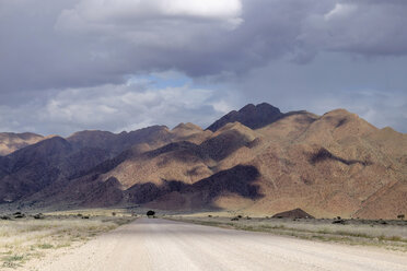 Africa, Namibia, Naukluft Mountains, Gravel track - HLF000577