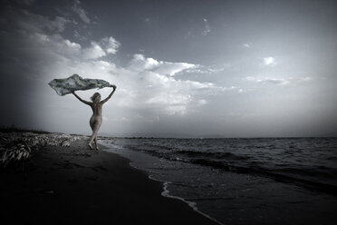 Greece, Corfu, naked young woman on the beach - AJF000034