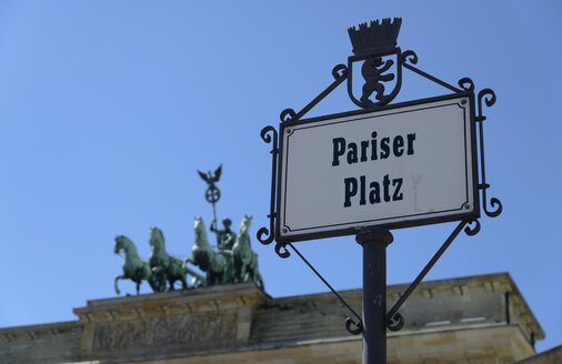 Deutschland, Berlin, Brandenburger Tor, Pariser Platz - HHEF000080