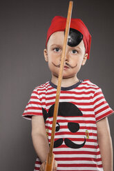 Little boy dressed as pirate - OJF000017