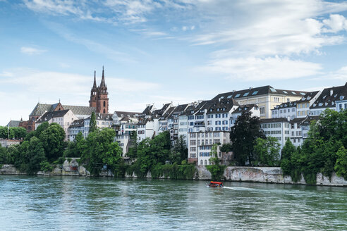 Schweiz, Basel, Stadtbild mit Rhein und Münster - ELF001034
