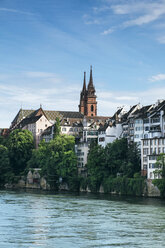 Schweiz, Basel, Stadtbild mit Rhein und Münster - ELF001032