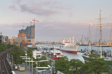 Germany, Hamburg, View on Niederhafen and Elbphilharmonie - MSF003959