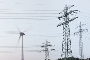 Germany, Hamburg, transmission line and wind turbine - MSF003968
