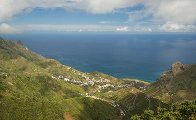 Spanien, Kanarische Inseln, Teneriffa, Macizo de Anaga, Blick auf Taganana - WGF000309